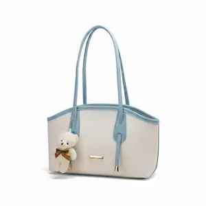 Tas Totebag Wanita Terbaru Dengan Boneka Lucu Kulit PU Premium Cocok Untuk Kuliah & OOTD