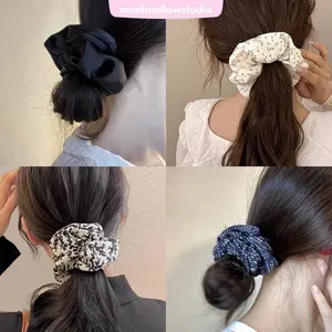 MimimallowStudio Scrunchie Ikat Rambut Korea Hitam Elegan Karet Elastis Nyaman untuk Semua Jenis Rambut Aksesoris MS 002