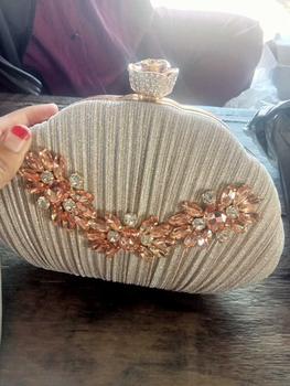 Product Review of Tas Pesta PRESLEY Embellished Crystal Box Clutch Wanita from H**a N**a 0
