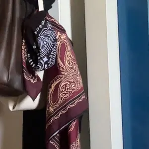 Slayer Bandana Scarf Motif Merah Marun  Paisley Syal