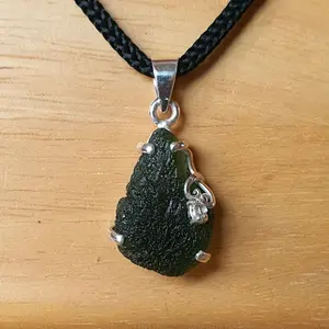 HANDMADE LIONTIN RAW MOLDAVITE