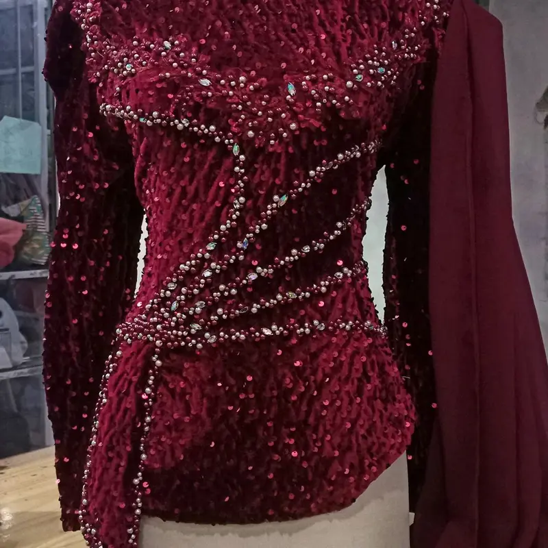 kebaya bludru squin versi hijab 2