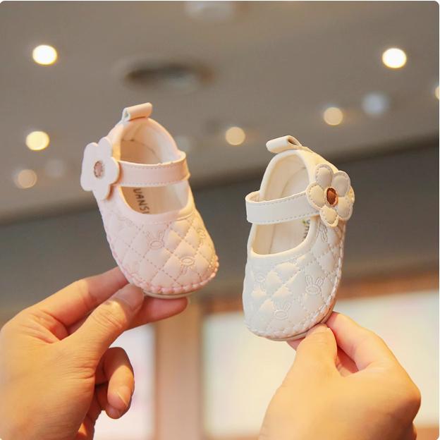 Product Introduction of Giày Em Bé, Cho Mùa Thu, Thích Hợp Cho Bé Gái Từ 6 Đến 12 Tháng Tuổi, Có Đế Mềm, Giày Đi Bộ, Giày Công Chúa, Phong Cách Xuân Thu, Một Năm Tuổi 42