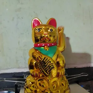 16/12cm Boneka Kucing Hoki Rejeki Yuan Bao Gold Maneki Neko Lucky Cat Qian Kucing Hoki Koin Emas Patung Kucing Berayun Listrik