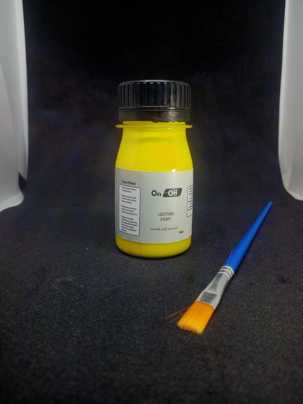 Cat Sepatu Kulit, Topi, Kaos, dan Lain-lain 30ml dengan Kuas Gratis