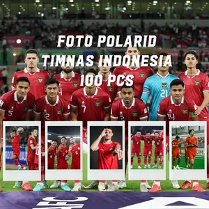 Foto Polarid Timnas Indonesia Isi 100