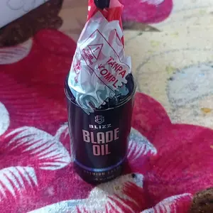 BLIZZ Blade Oil Varian Ukuran 100 ml dan 50 ml - Minyak Pelumas Untuk Clipper, Trimmer, Shaver, dan Gunting Cukur / Minyak Pelumas Mesin Cukur Rambut - Oil Clipper Mesin Cukur - Original / IBSS / INDOBARBERSUPPLY