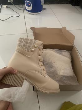 Product Review of SEPATU SNEAKER KULIT BOOTS WANITA S10 from A**g 0
