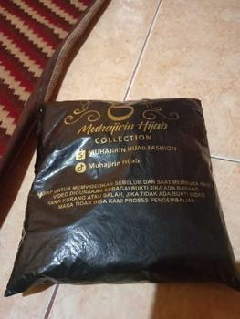 Product Review of (71k Get 3) Kerudung Instan Bergo Maryam Tali Non Pad Crinkle Airflow Size L - Muhajirin Hijab muslim syari Nyaman Panjang from b**k g**o 0