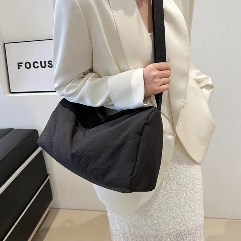 CHIYUM Tas Selempang Wanita Bahu Kain Nilon Lembut Untuk Wanita Lipit Solid Warna Kapasitas Besar Pria Korean Style Tas Sekolah Cowok Wanita Import Tangan Desain Sederhana Tas Cewek Sekolah Tas Messenger Travel Bag 2