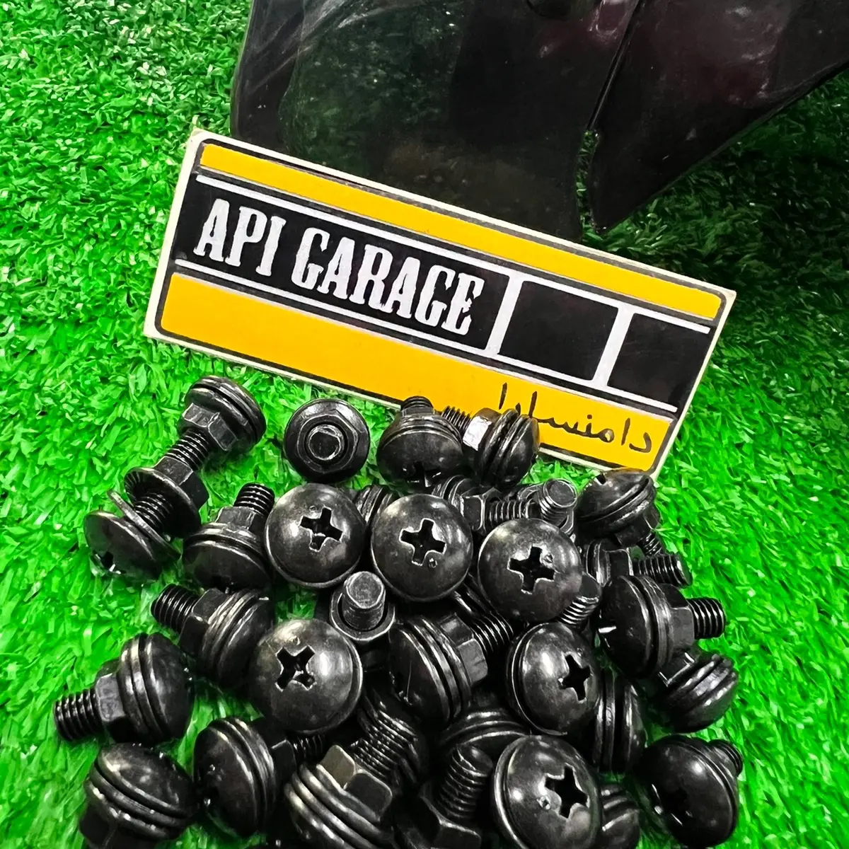 SCREW WINDSHIELD CATALYZER ADA TITIK