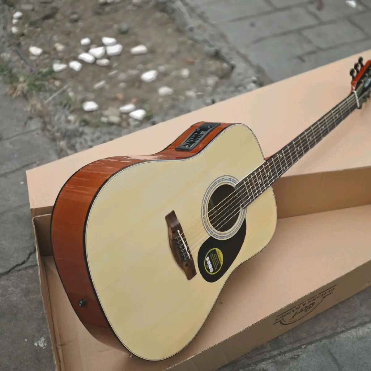 Gitar Akustik Cort berkulitas bandung