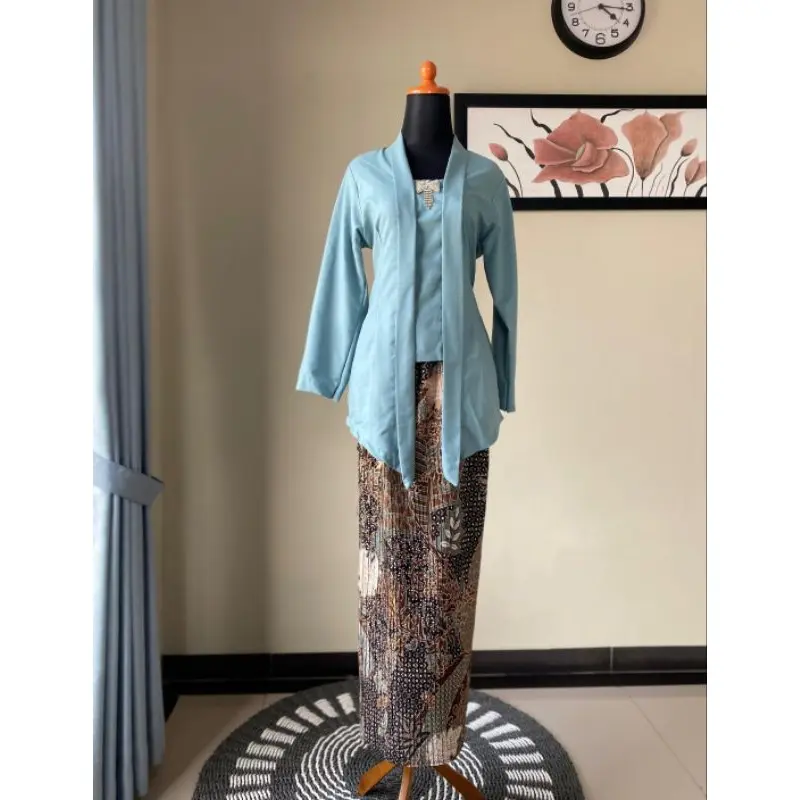 one set baju dewasa kebaya kutubaru katun premium Kancing //set kebaya modern kutubaru rok Motif batik plisket Wanita// Baju kebaya Setelan Remaja Kondangan Atasan dan Kain rok Bunga Dress Cantik//Baju Kombinasi setelan Hitam Tangan panjang Pesta Mewah 4