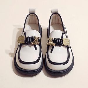 Giày đốc nữ, giày lười nữ đế cao da bóng tag gấu cao cấp - Tiệm của KAO -