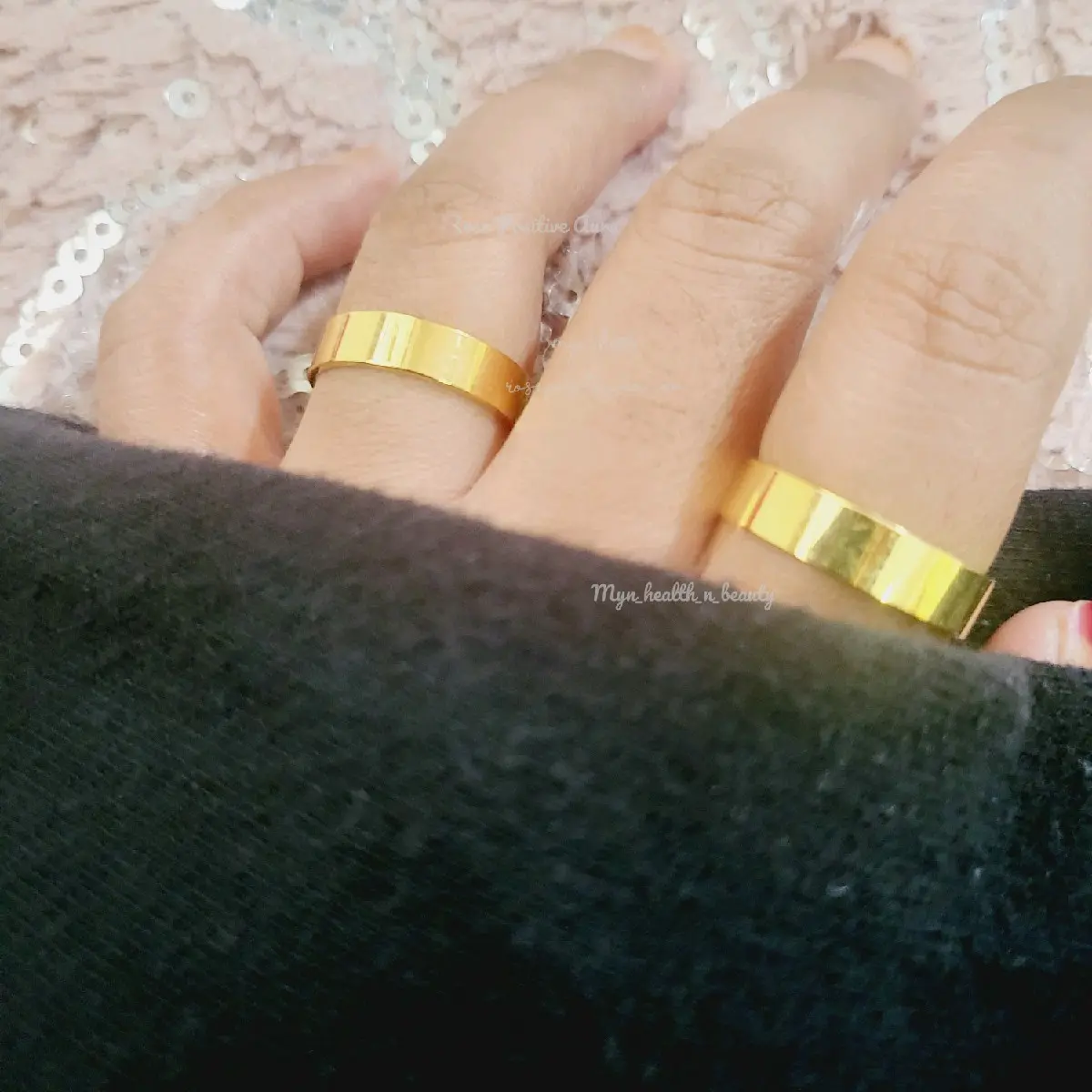 Bangkok gold plain ring high polish. width 0.5cm
