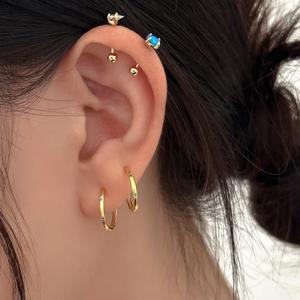 イヤーパートナー-プレーンリングイヤリング、ハイエンドスタッドイヤリング、新しいベストセラーイヤリング、ニッチなイヤーバックル、女性のためのクールなスタイルのイヤリング（eh-2334）