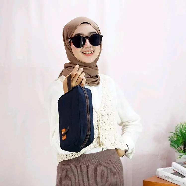 Tas Kosmetik Wanita Kanvas untuk Make Up 2