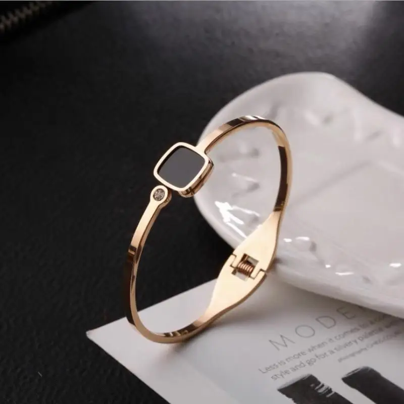 Gelang Titanium Blgri Kotak / Anti Luntur dan Karat Elegan Wanita 2
