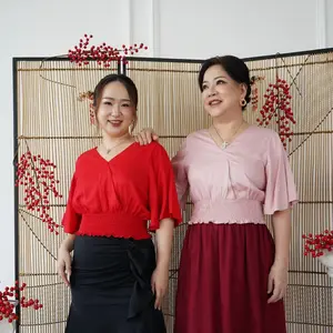 (Victoria Wear House) Jisoo Crop Top Blouse Baju Atasan V Neck Lengan Terompet Pinggang Karet Bahan Katun Pakaian Wanita