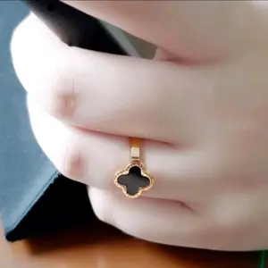 AW93 Cincin asli titanium motif semanggi keberuntungan gold hitam gaya korea