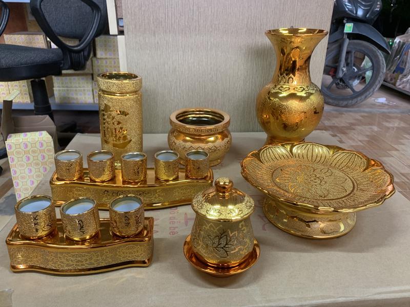 Bộ Đồ Thờ Cúng Đầy Đủ Bình Hoa Lư Nhang Chung Án Gốm Sứ Kim Sa Cao Cấp