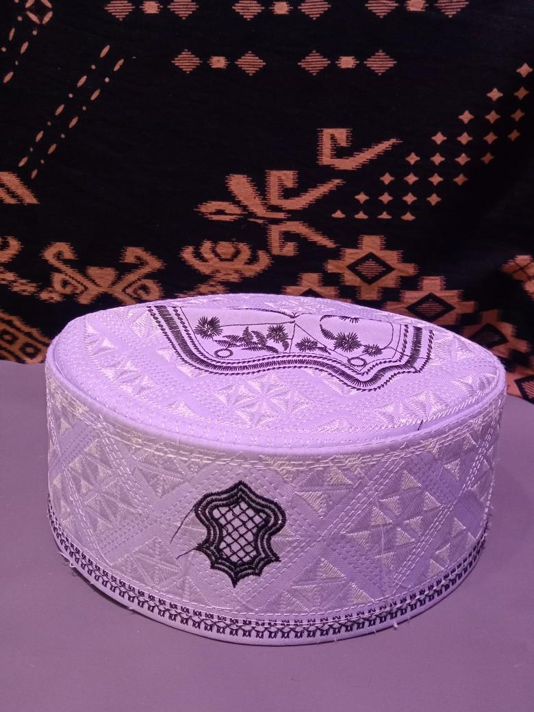 Product Introduction of Peci Asaghofah, Songkok Kopiah Pria Muslim Asaghofah Logo Terompah Warna - Desain Unik Hitam, Lingkar Kepala 51-59 cm - Motif, Dewasa 3