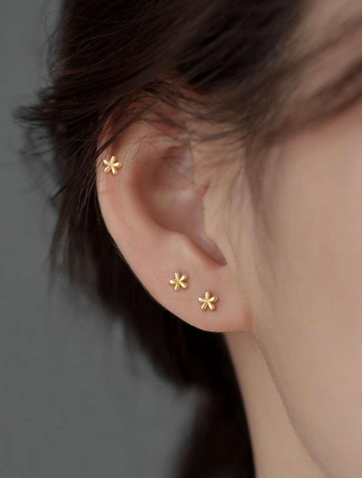Anting-Anting Kancing Bunga Kecil Mini  Minimalis Kecil untuk Perhiasan Tindik Telinga Sederhana Wanita Perak gold
