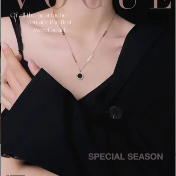 086 Kalung Perhiasan wanita titanium rantai liontin bulat angka romawi warna hitam berlapis emas elegant anti luntur 1