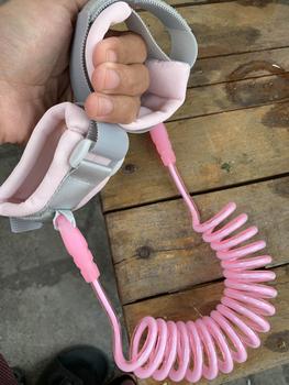 Product Review of 【COD】One+One Gelang Tali Pengaman Anak / Child Safety / Tali Pengaman Gandeng Anak Bayi / Gelang Anti-berkeliaran Anak 2.5m Kepala erputar 360 Sabuk from 🦩** 0