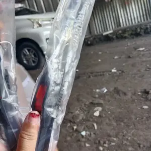 AERODINAMIC Wiper Mobil QUAD Blade QUAD Layer 4 Lapis Karet Frameless 2 PCS Sepasang Universal Semua Tipe Jenis Mobil