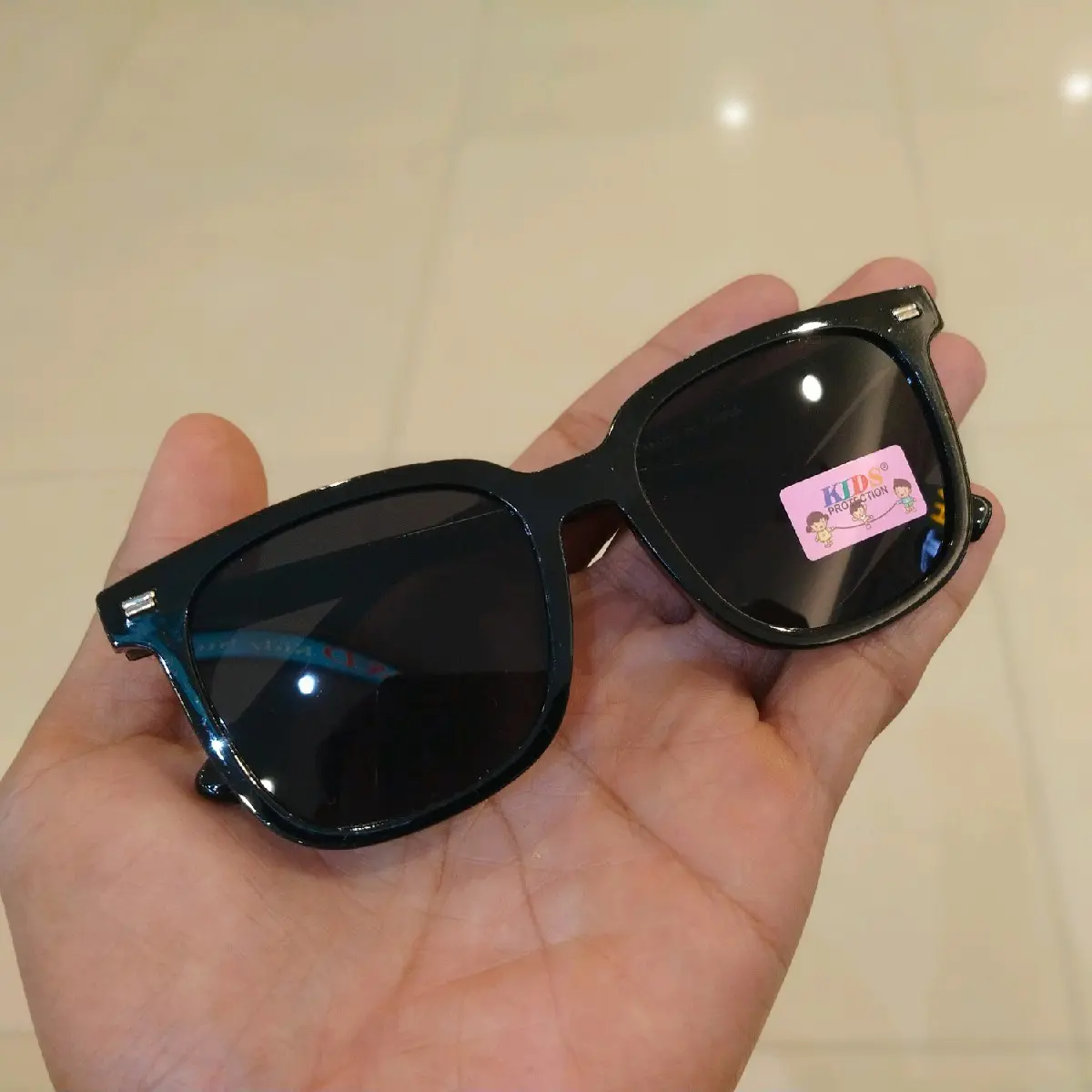 Kacamata Hitam Anak / Kacamata Hitam / Kacamata