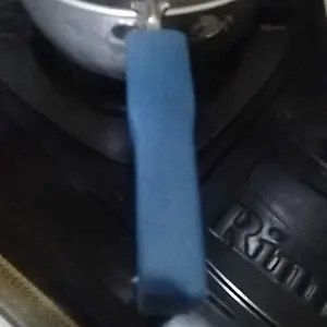 Penjepit Panci Mangkok Piring Anti Panas Alat Penjepit Mangkok Praktis