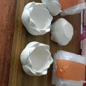 Tempat Wadah Lilin Aromaterapi / Tempat wadah pembakar dupa aromaterapi/ model Bunga Teratai Putih.