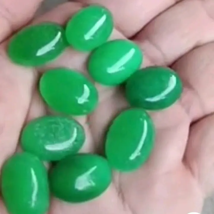 lepasan batu giok hijau Taiwan terbaik 18x13mm
