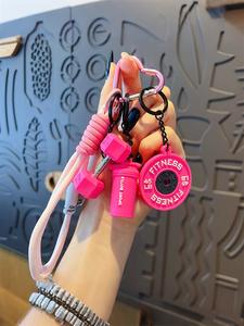 Pieza decorativa colgante de barra olímpica con letras, creativa y versátil para mochilas y llaves; accesorio elegante para uso diario, idea perfecta como regalo