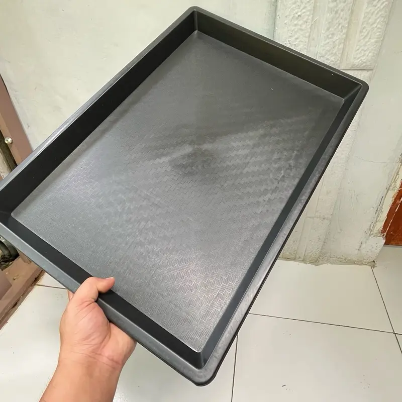 tatakan kandang umbaran kucing ukuran 60x40 , bahan plastik tebal dan lentur anti pecah, cocok untuk sqngkar berukuran 60x40