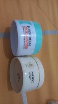 Product Review of Paket Viva(Moisturizer 22g&Suncreen 22g) from g**. 0
