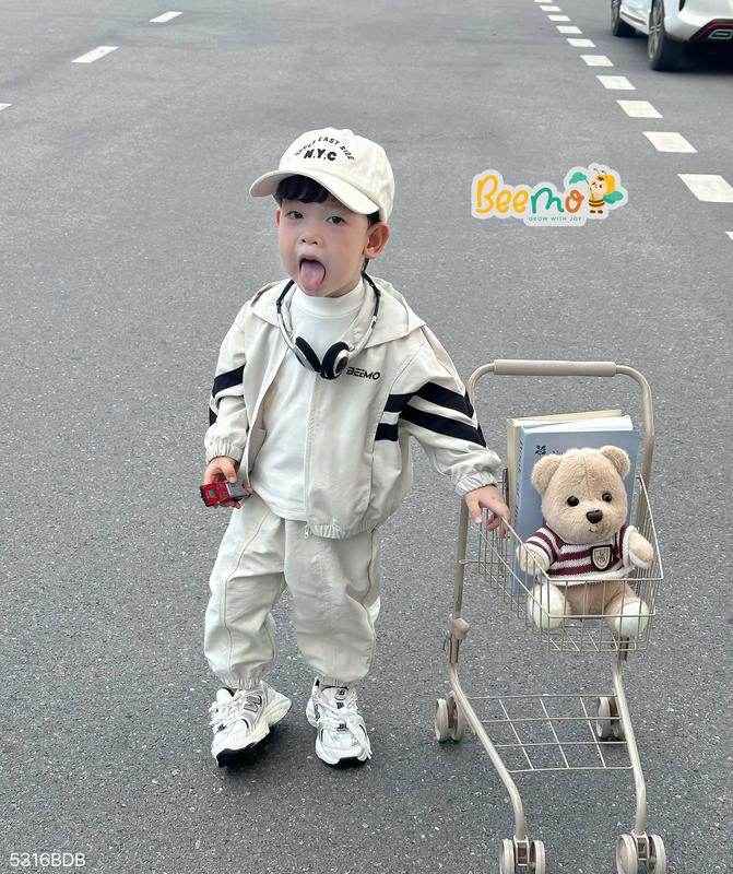  Set bộ khoác gió Beemo phối phối tay cá tính vải gió siêu nhẹ cho bé trai từ 9-24kg 5316BDB 
