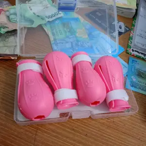 【Bonus Kotak】4PCS Anti-Scratch Pelindung Kaki Kucing Bahan Silikon Lembut Adjustable Untuk Mandi