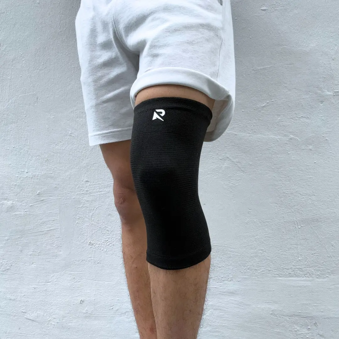 Recovry V2 Kneesleeve (single) for effectively relieving your knee pains & discomfort, & providing excellent knee support