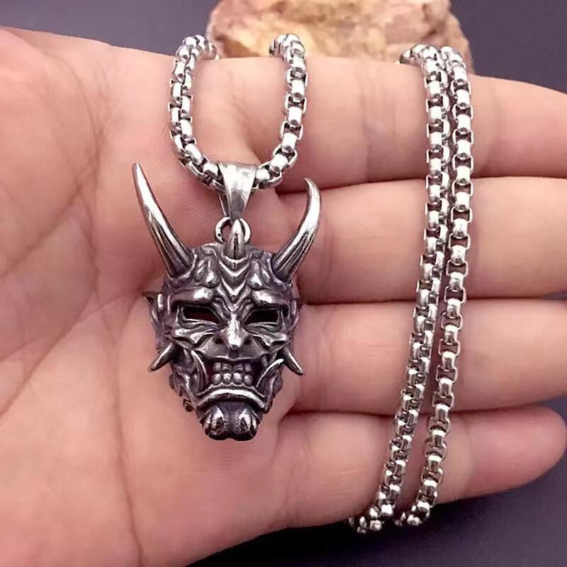 Product Introduction of Vòng Cổ Mặt Dây Chuyền Mặt Nạ Đầu Lâu, Vòng Cổ Nam Phong Cách Punk Thời Trang 3