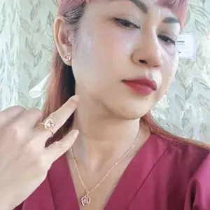 Set gelang, kalung, cincin, dan anting-anting jam tangan kuarsa mewah wanita bergaya Jepang dan Korea dengan dial bertabur berlian dan tali kulit PU.