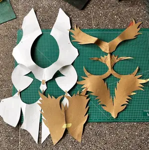 pola mal kemben dan sayap pundak dan gelang karnaval tema merak