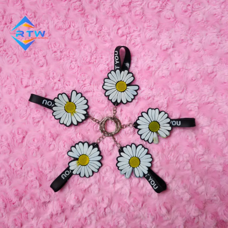 Boneka Gantungan Mainan Tas dan Kunci Lucu dengan Desain Unik 2