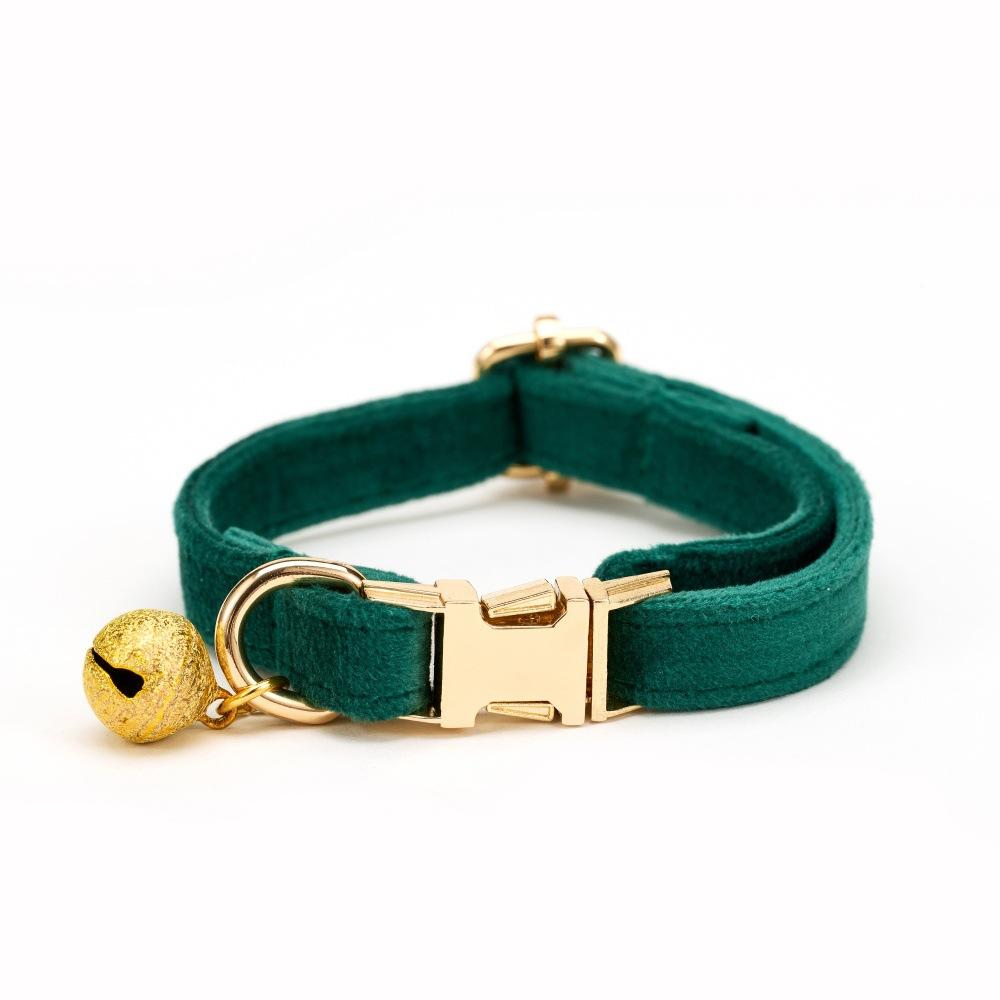 Collar Kucing Velvet Soft dengan Lonceng Emas & Buckle Ajustable | Soft Velvet Cat Collar with Gold Bell & Adjustable Buckle