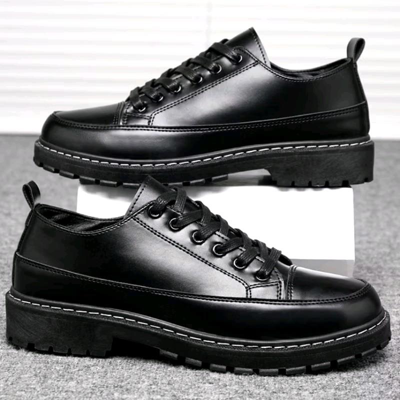 Sepatu Kerja Pantofel Hitam Glosy Carlos Docmart Unisex - Flat, Sneakers Black Karet Shoes Pria Kasual Wanita 2