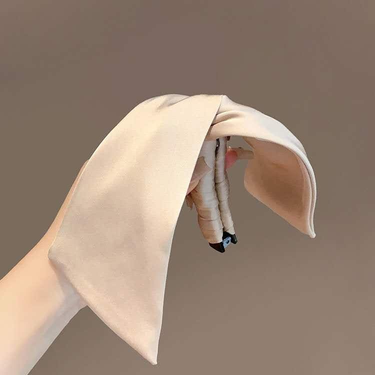 Kẹp Tóc Cao Cấp Hàng Mới Về Năm 2024 Kiểu Hàn Quốc Chất Liệu Satin Cao Cấp Thiết Kế Tai Thỏ Và Ghim Hình Quả Chuối Kẹp Dọc