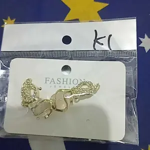 [Swawo] Anting-Anting Gantung Angsa Berzirconia dengan Liontin Batu Kucing Elegan Cocok untuk Gaun Pesta A367