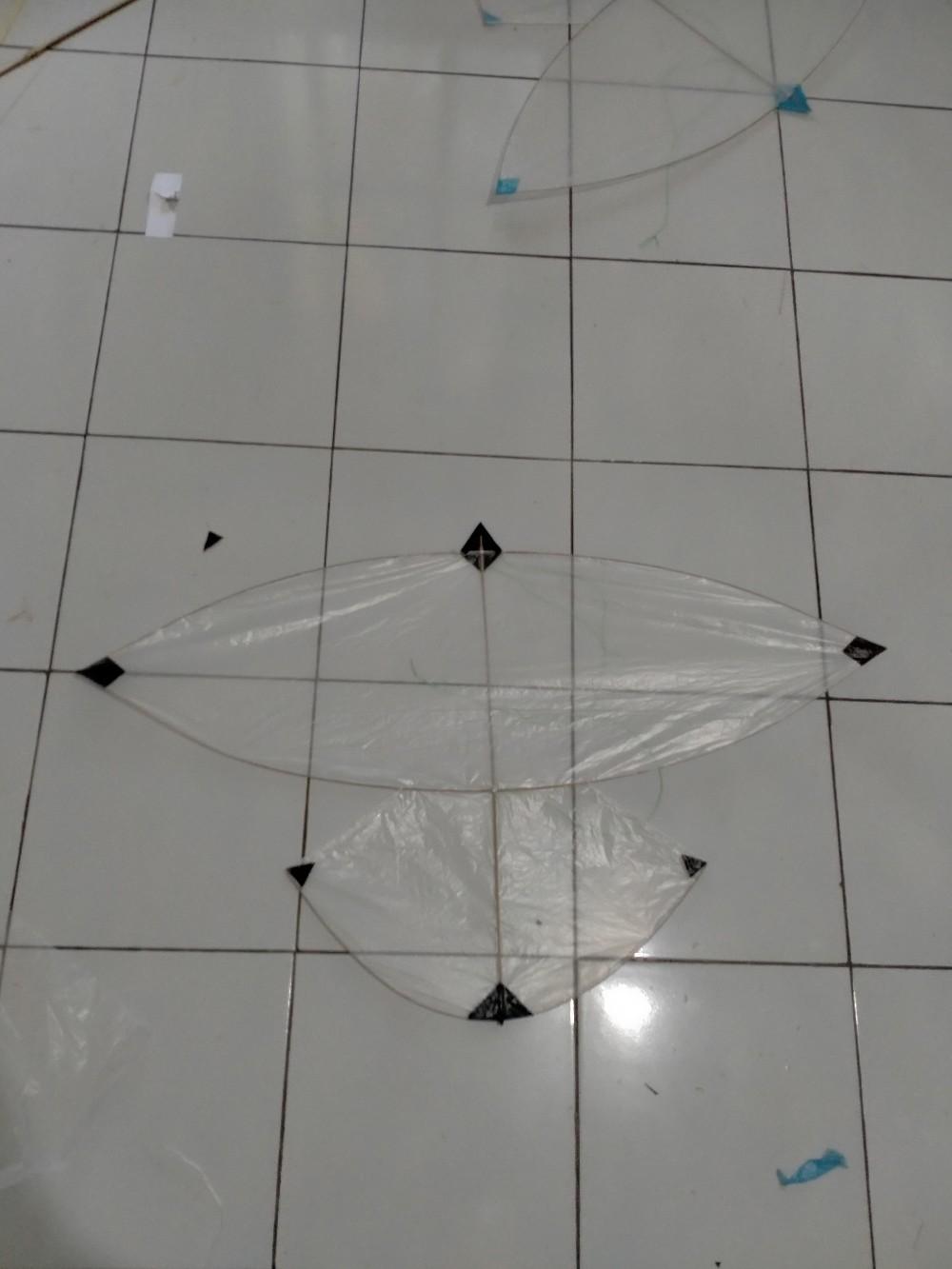 Layangan papiran lemes siap terbang