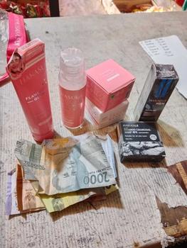 Product Review of PAKET KOMPLIT HANASUI FLOWLESS GLOW 10 PENCERAH WAJAH  5 IN 1Hidrasi Kulit Kering Pemutihan Bebas Alkohol Meringankan Semua Jenis Kulit Kotoran Perawatan Melembutkan Cleansing Facial Niacinamide Hitam Licorice Mencerahkan Vitamin Cleanser  Membersihkan from M**a M**h 0